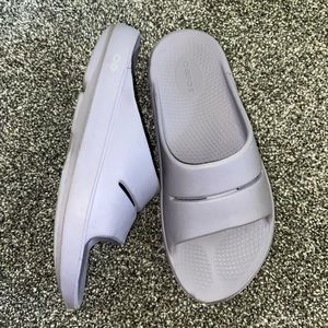Oofos Slides